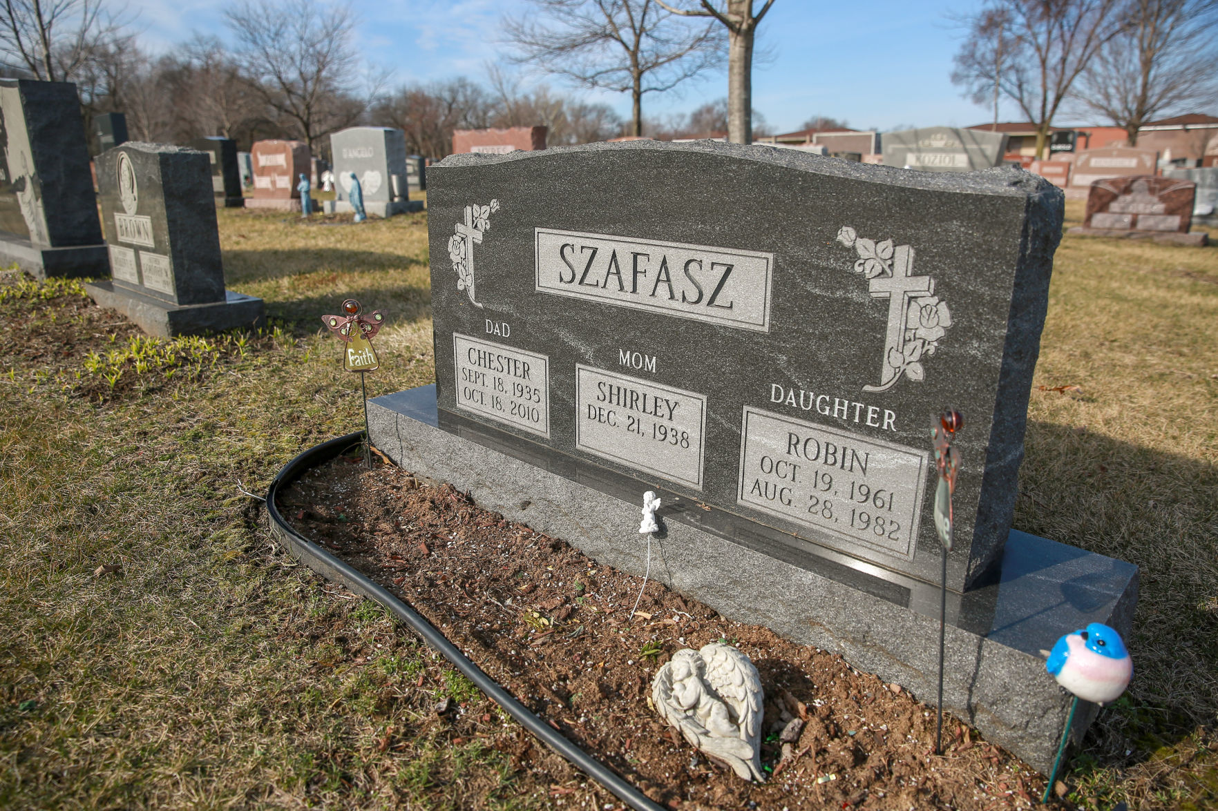 Robin Szafasz headstones